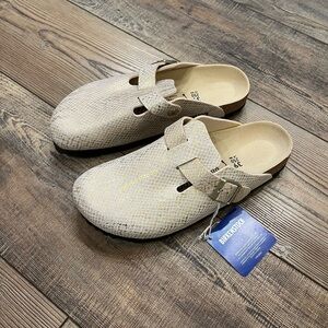 NWT’s Birkenstock Boston Clog, Gold Python Snakeskin print, size 39
